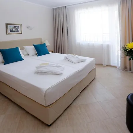 Отель Sunrise River 3*