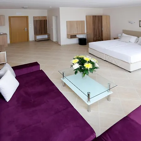 Отель Sunrise River 3*