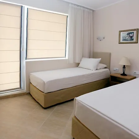 Sunrise River Hotell 3*